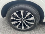 2024 XC60 Thumbnail 18