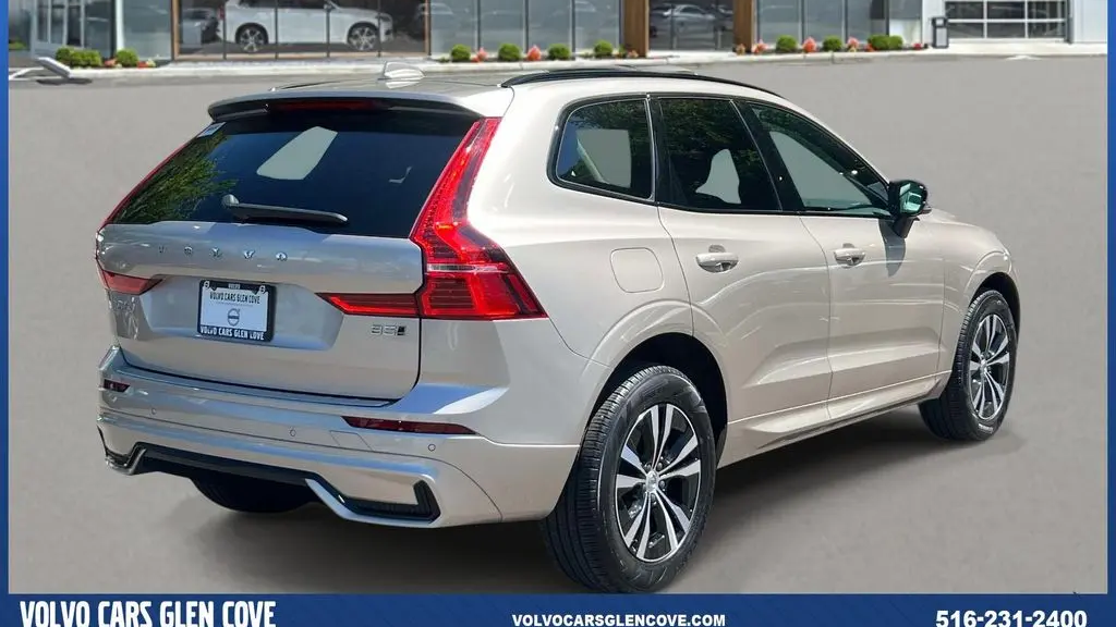 2024 Volvo XC60 B5 Core Dark Theme