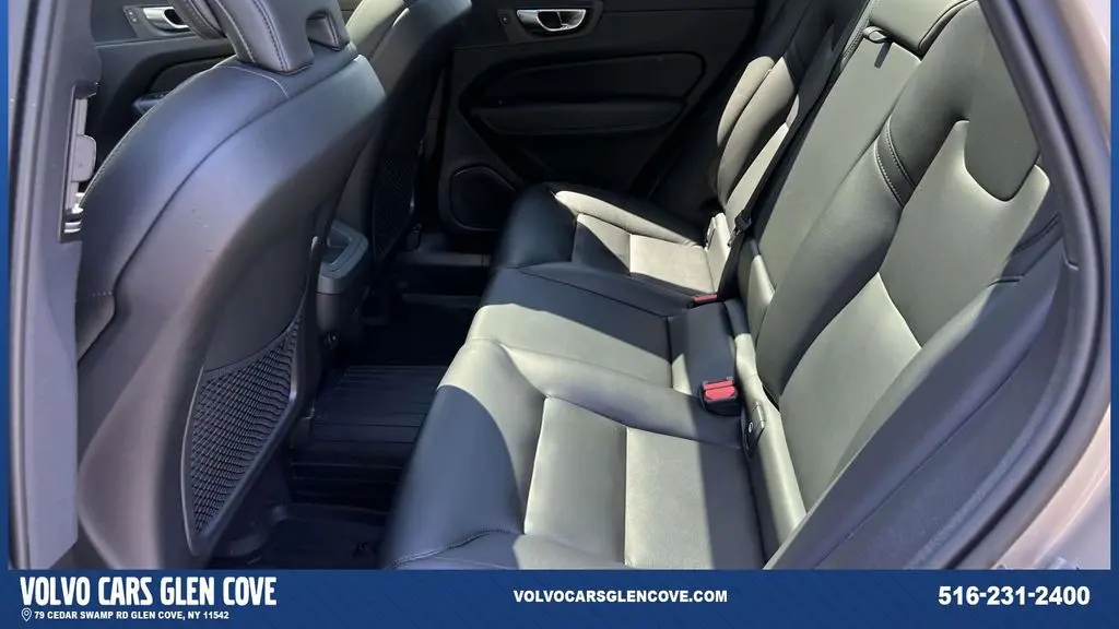 2024 Volvo XC60 B5 Core Dark Theme