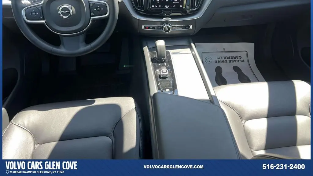 2024 Volvo XC60 B5 Core Dark Theme