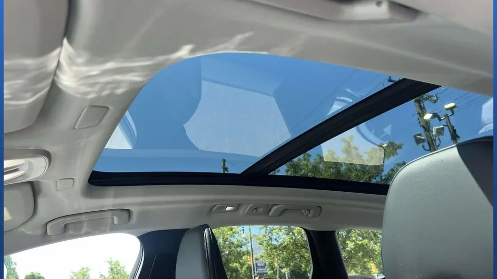 2024 Volvo XC60 B5 Core Dark Theme
