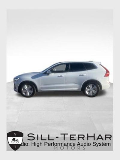 Photo of a 2022 Volvo XC60 AWD B5 Momentum 4DR SUV for sale