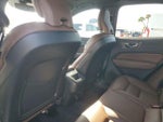 2022 XC60 Thumbnail 12