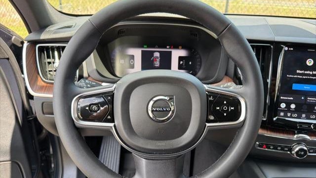 2024 Volvo XC60 B5 Plus Dark Theme