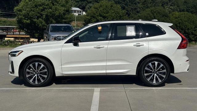 2024 Volvo XC60 B5 Plus Dark Theme