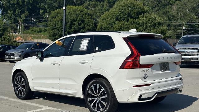2024 Volvo XC60 B5 Plus Dark Theme