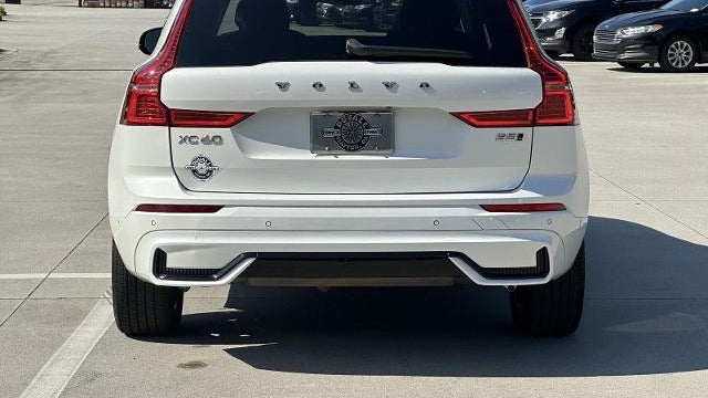 2024 Volvo XC60 B5 Plus Dark Theme
