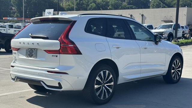 2024 Volvo XC60 B5 Plus Dark Theme