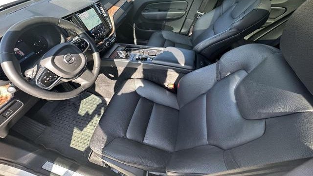 2024 Volvo XC60 B5 Plus Dark Theme
