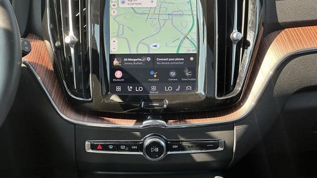2024 Volvo XC60 B5 Plus Dark Theme