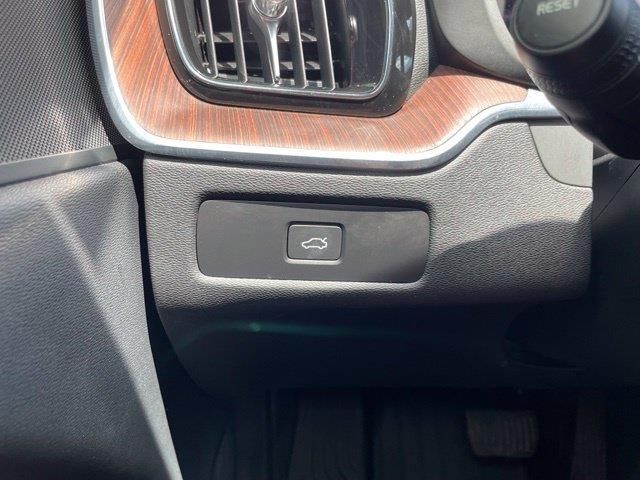 2024 Volvo XC60 - $35,391