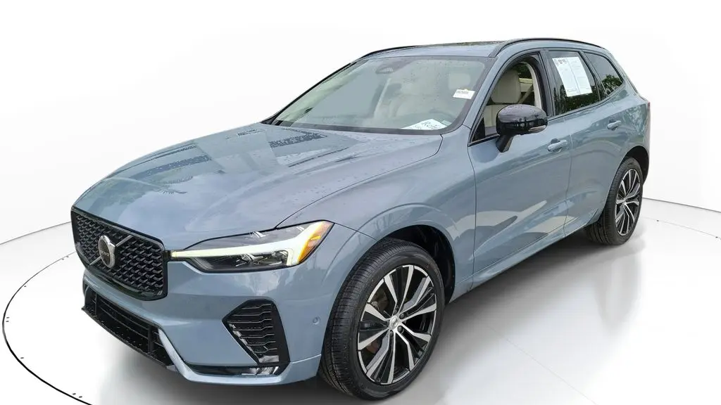 2024 Volvo XC60 B5 Plus Dark Theme