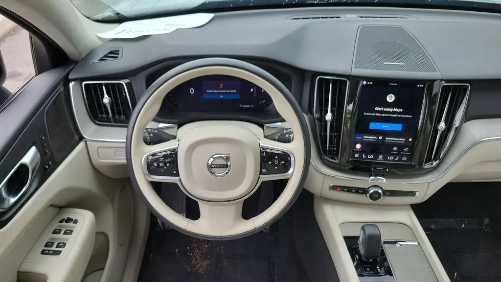 2024 Volvo XC60 B5 Plus Dark Theme