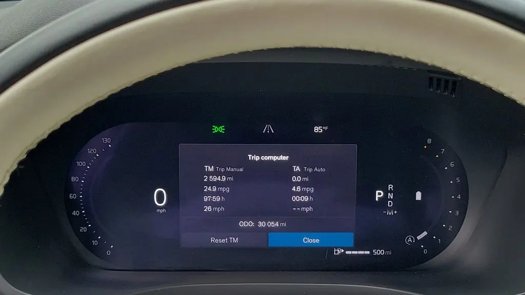 2024 Volvo XC60 B5 Plus Dark Theme