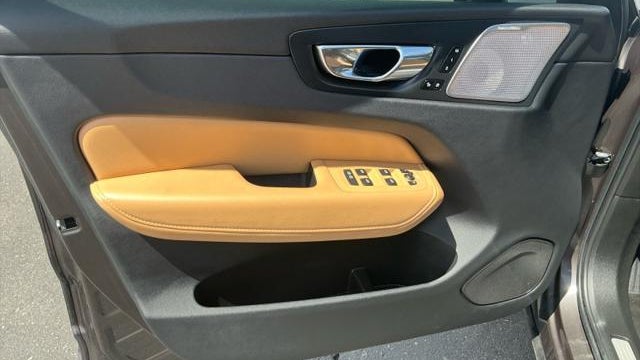 2022 Volvo XC60 B5 Inscription
