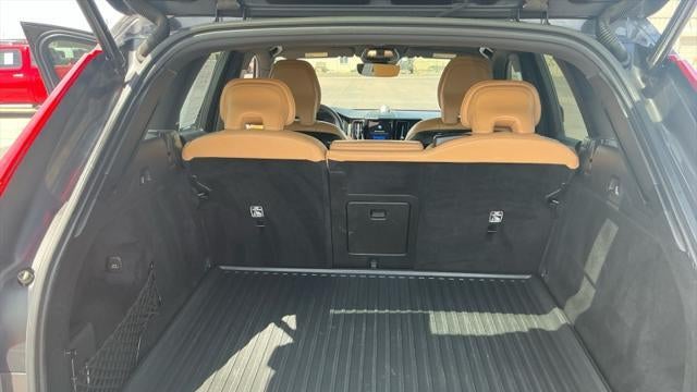 2022 Volvo XC60 B5 Inscription