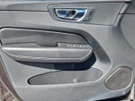 2023 XC60 Thumbnail 12