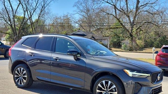 2023 Volvo XC60 B5 Plus Dark Theme