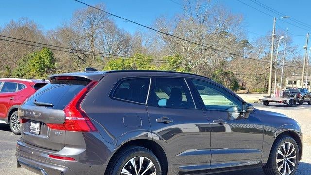 2023 Volvo XC60 B5 Plus Dark Theme