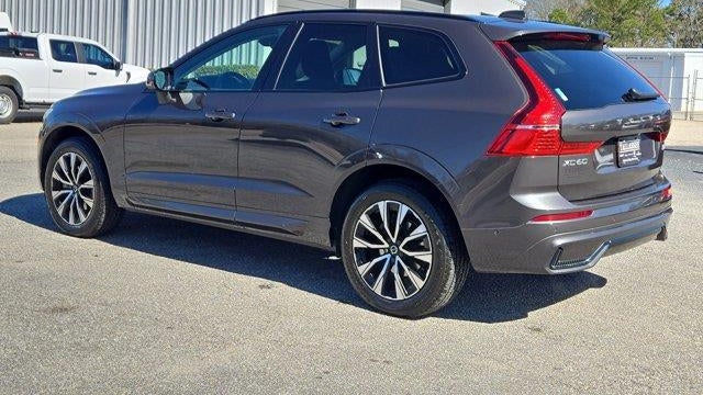 2023 Volvo XC60 B5 Plus Dark Theme