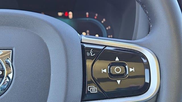 2023 Volvo XC60 B5 Plus Dark Theme