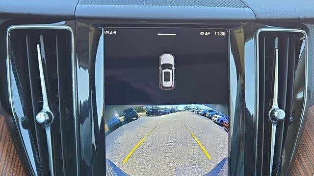 2023 Volvo XC60 B5 Plus Dark Theme