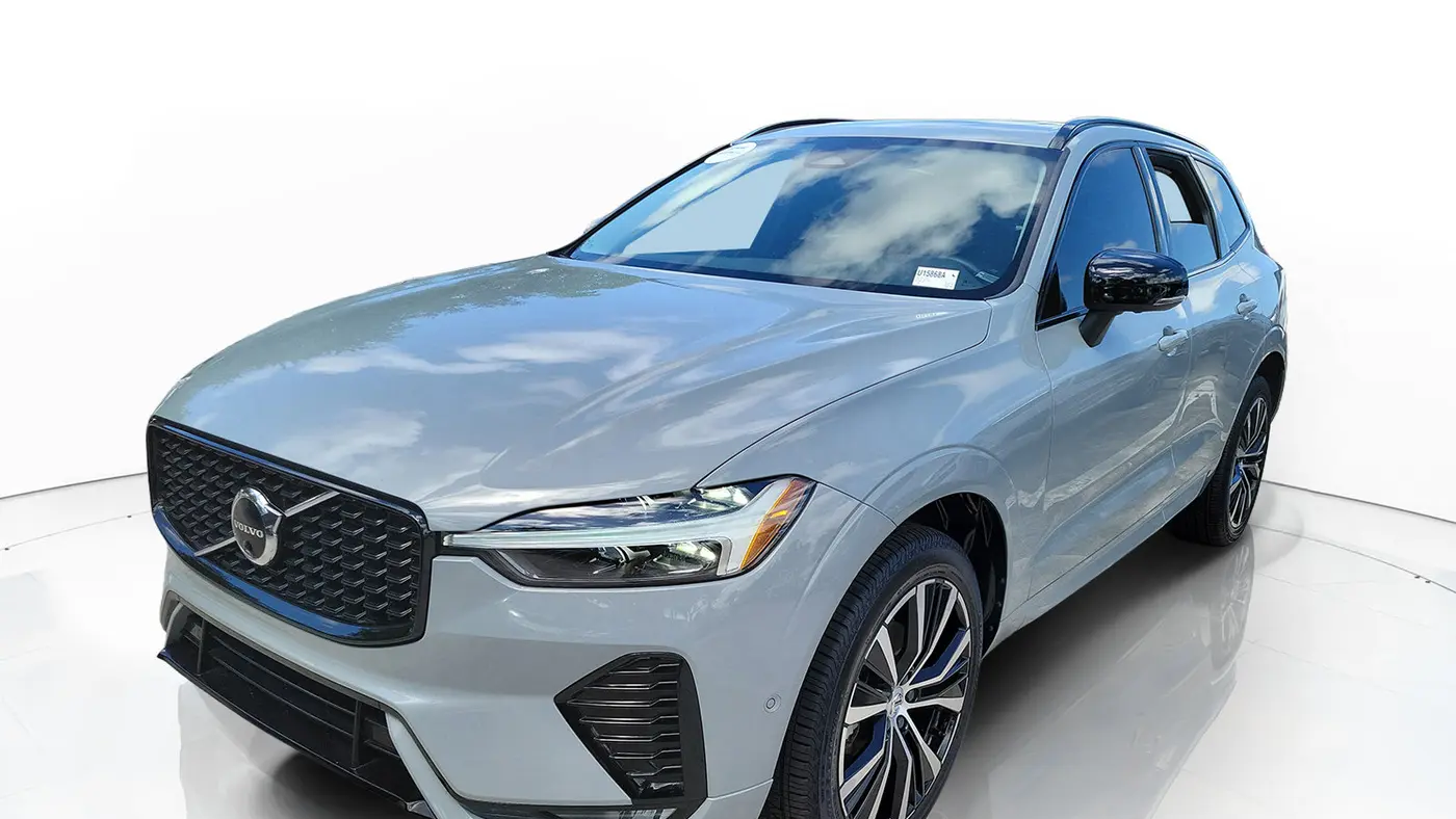2024 Volvo XC60 B5 Plus Dark Theme