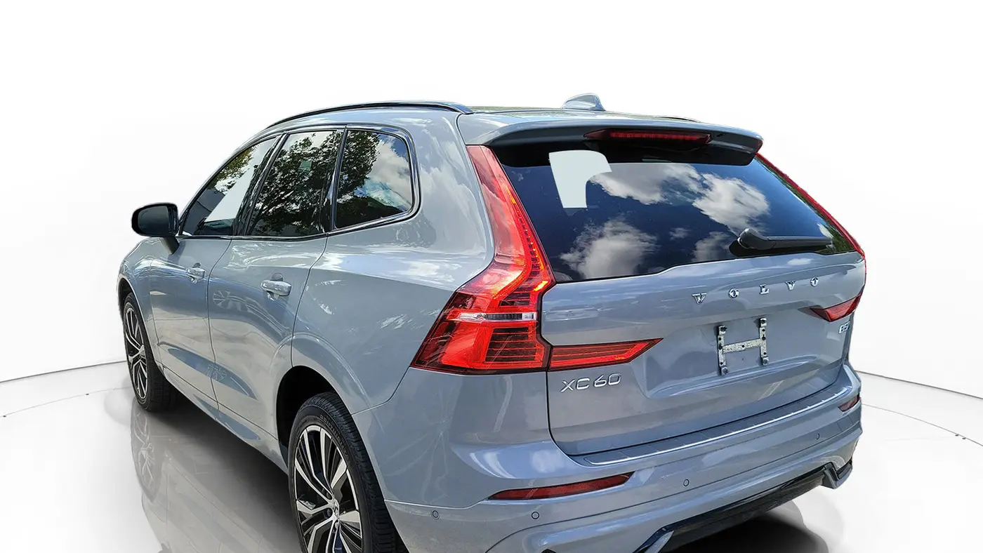 2024 Volvo XC60 B5 Plus Dark Theme