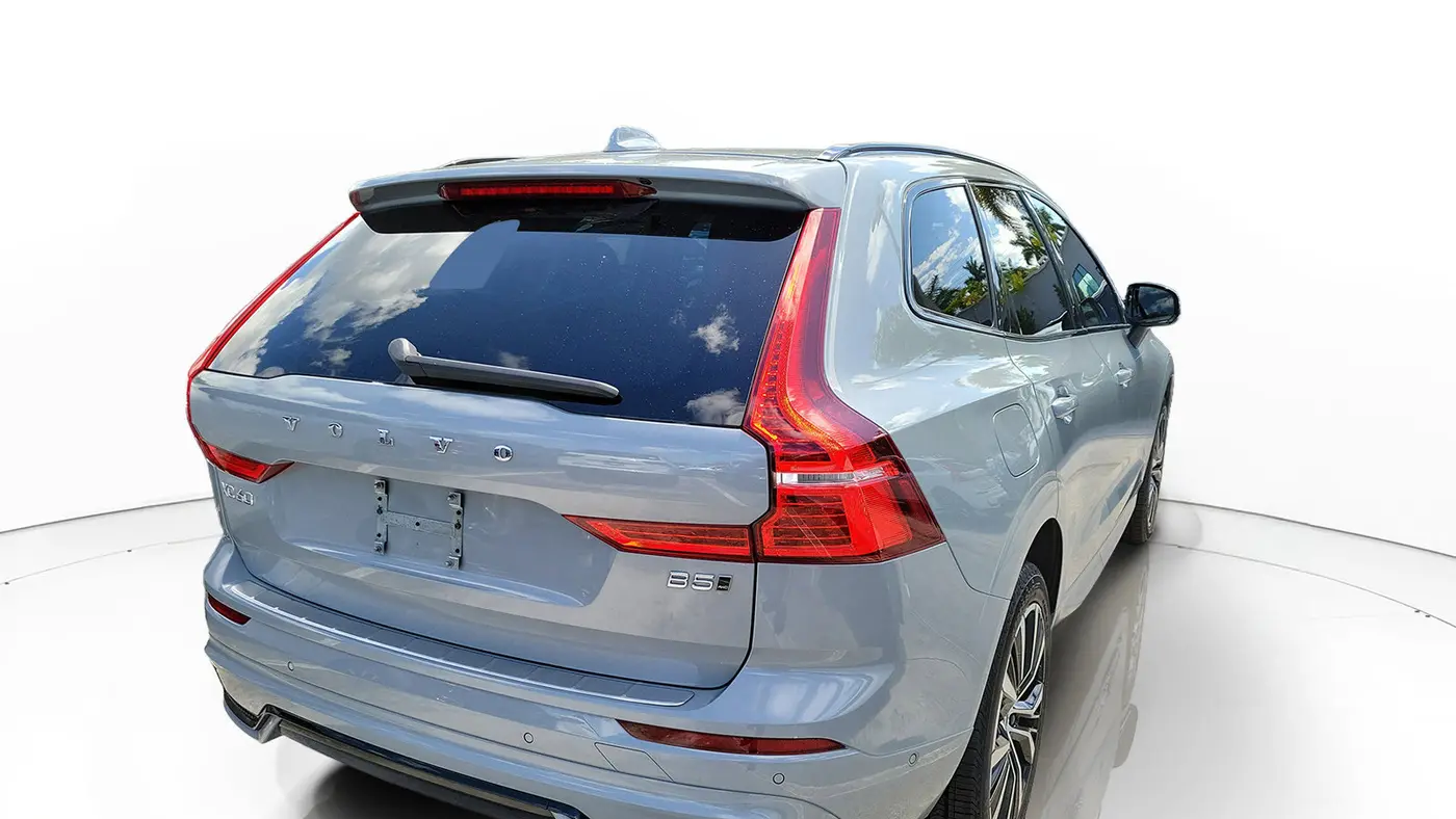 2024 Volvo XC60 B5 Plus Dark Theme