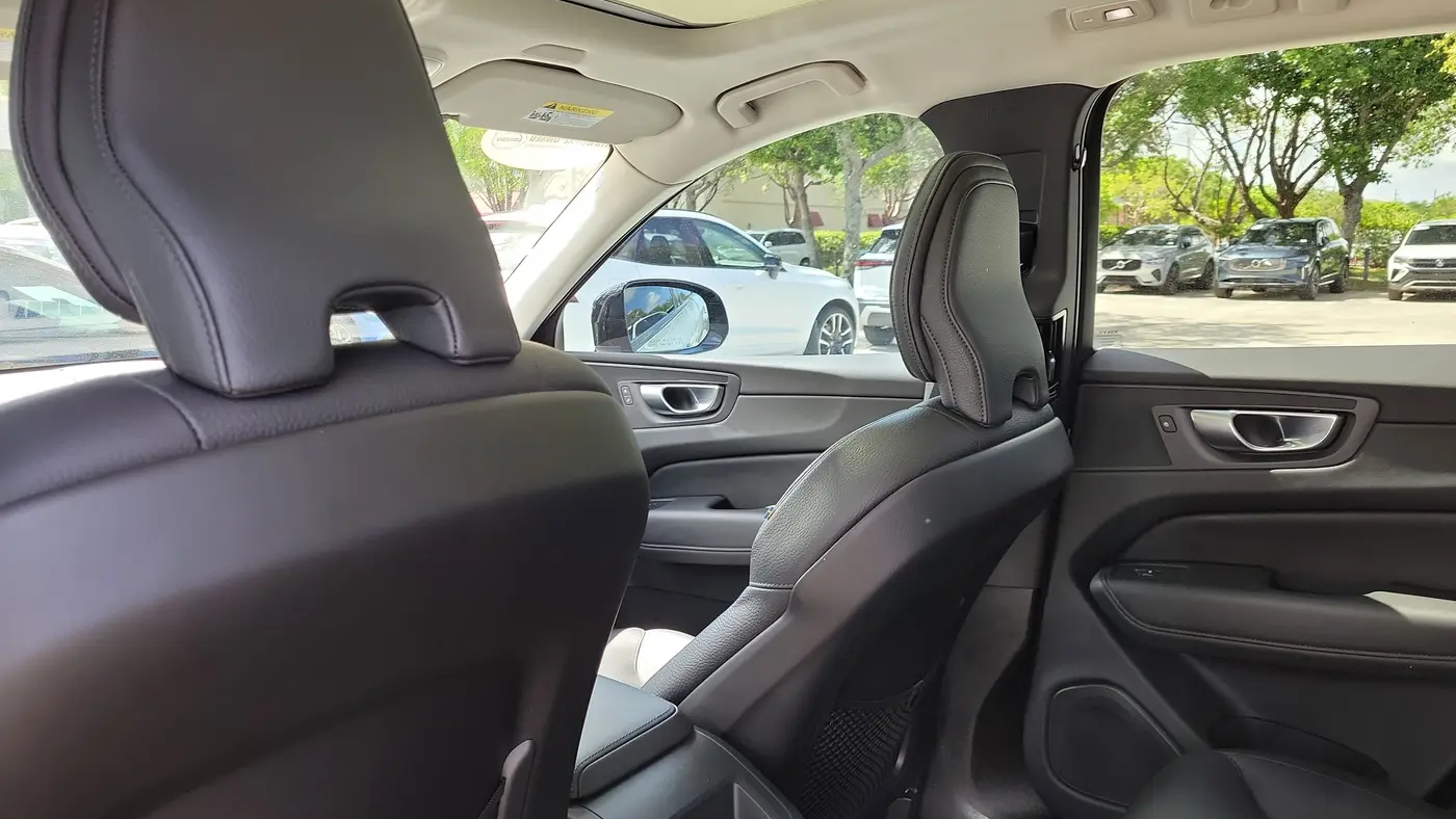 2024 Volvo XC60 B5 Plus Dark Theme