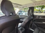2024 XC60 Thumbnail 17