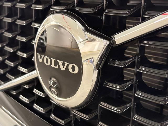 2024 Volvo XC60 - $35,500