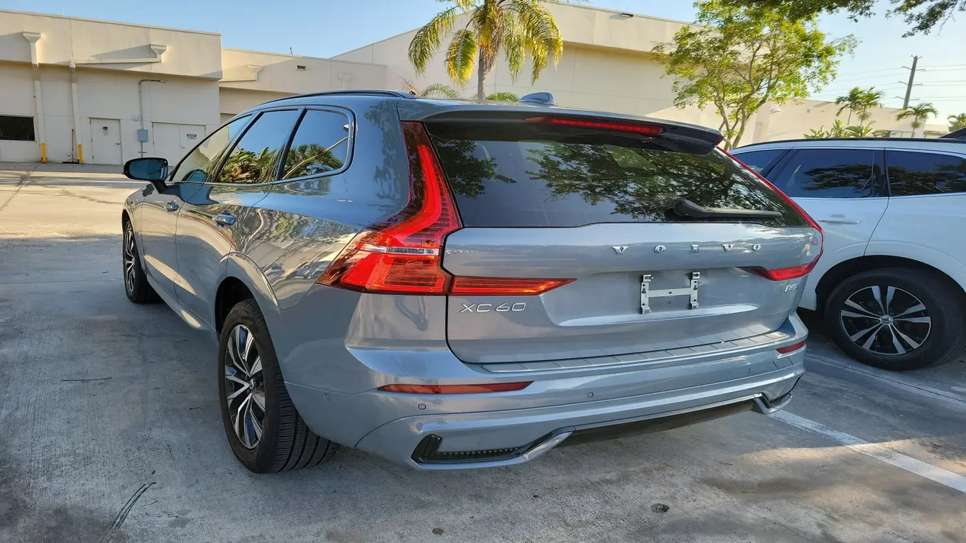 2024 Volvo XC60 B5 Plus Dark Theme