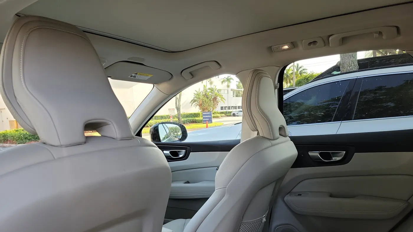 2024 Volvo XC60 B5 Plus Dark Theme
