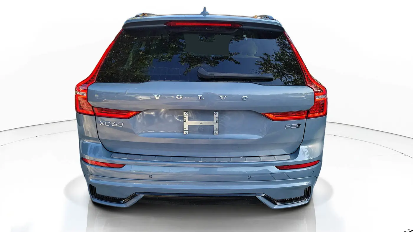 2024 Volvo XC60 B5 Plus Dark Theme