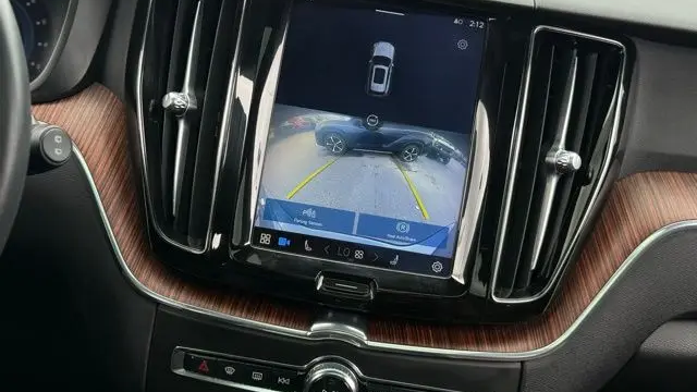 2023 Volvo XC60 B5 Plus Dark Theme