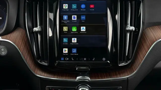2023 Volvo XC60 B5 Plus Dark Theme