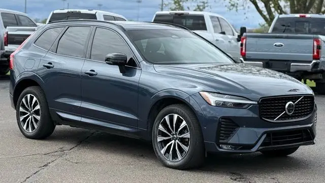 2023 Volvo XC60 B5 Plus Dark Theme