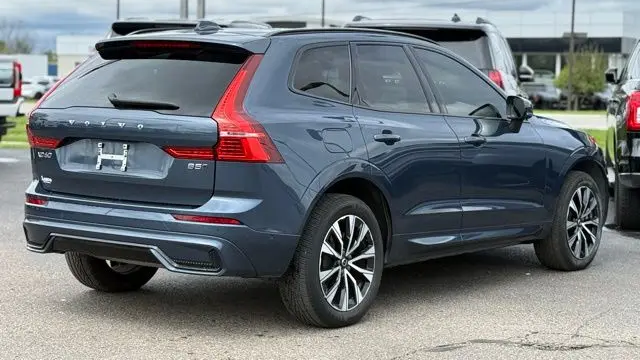 2023 Volvo XC60 B5 Plus Dark Theme