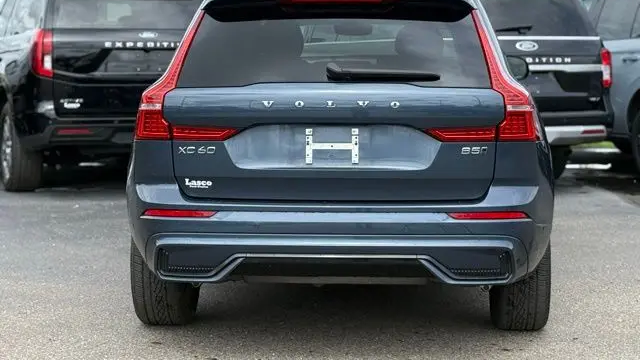 2023 Volvo XC60 B5 Plus Dark Theme