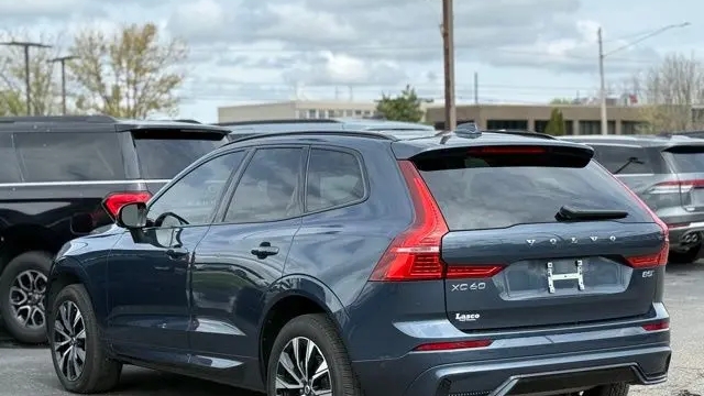 2023 Volvo XC60 B5 Plus Dark Theme