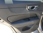 2023 XC60 Thumbnail 10