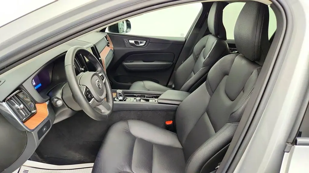 2024 Volvo XC60 - $29,295