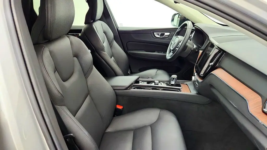 2024 Volvo XC60 - $29,295