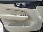 2022 XC60 Thumbnail 15