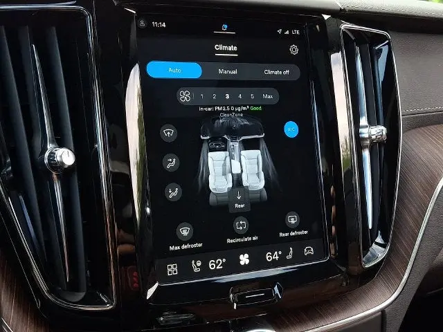 2022 Volvo XC60 - $28,988
