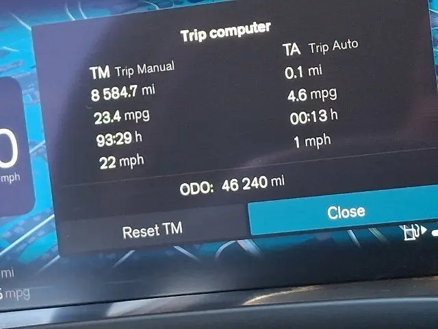 2022 Volvo XC60 - $28,988