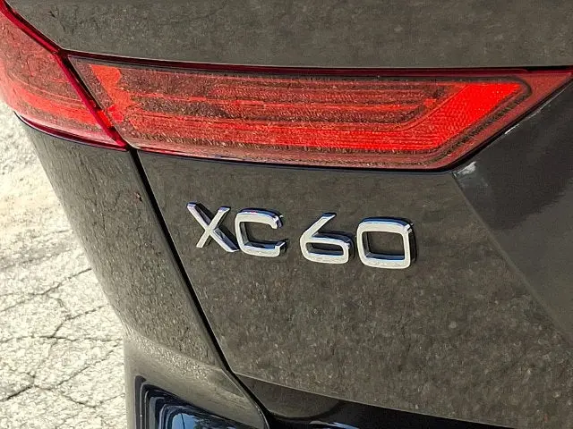 2022 Volvo XC60 - $28,988