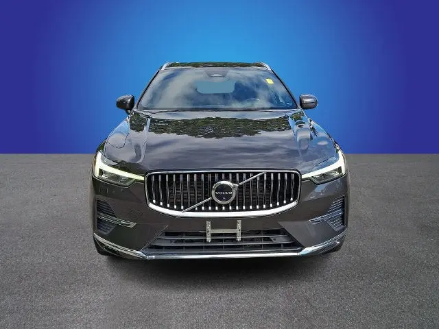 2022 Volvo XC60 - $28,988