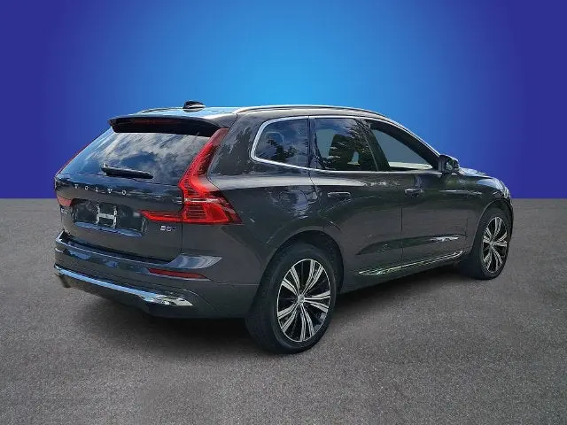 2022 Volvo XC60 - $28,988